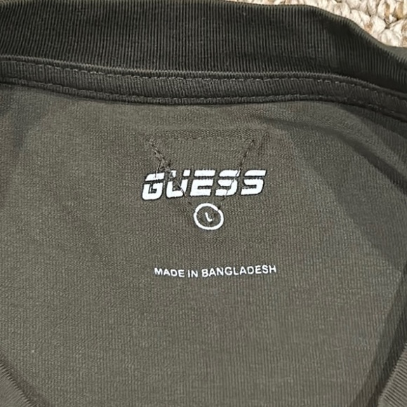 Guess Short Sleeve Crew Neck Print Tee - Picture 3 of 3